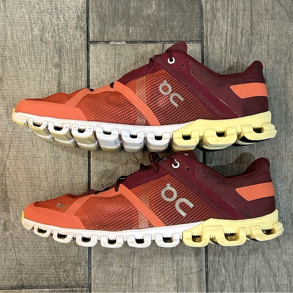 ON RUNNING Cloudflow-Mens 11.5 - Picture 2 of 9